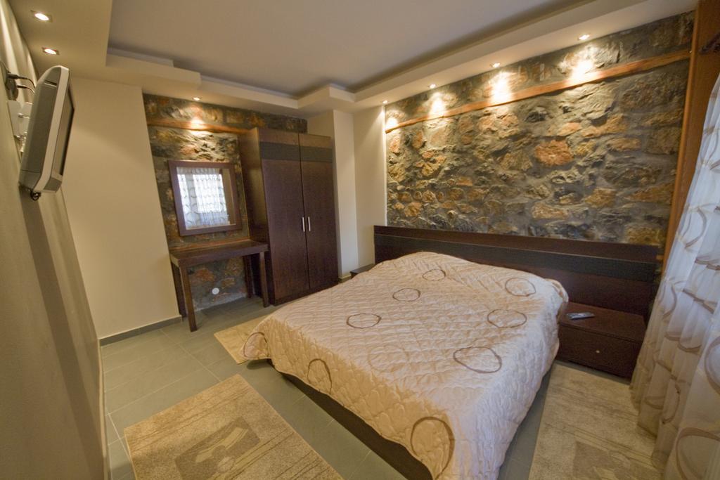 Onar Guesthouse Agios Athanasios  Bagian luar foto