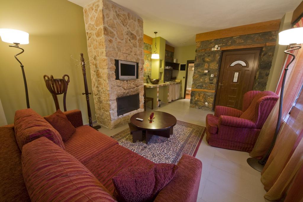 Onar Guesthouse Agios Athanasios  Bagian luar foto